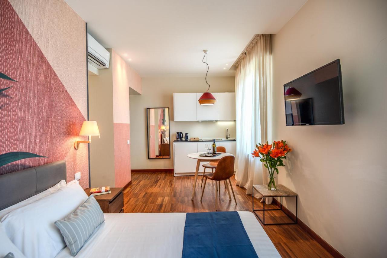 Milhouse Suites Duomo มิลาน ภายนอก รูปภาพ