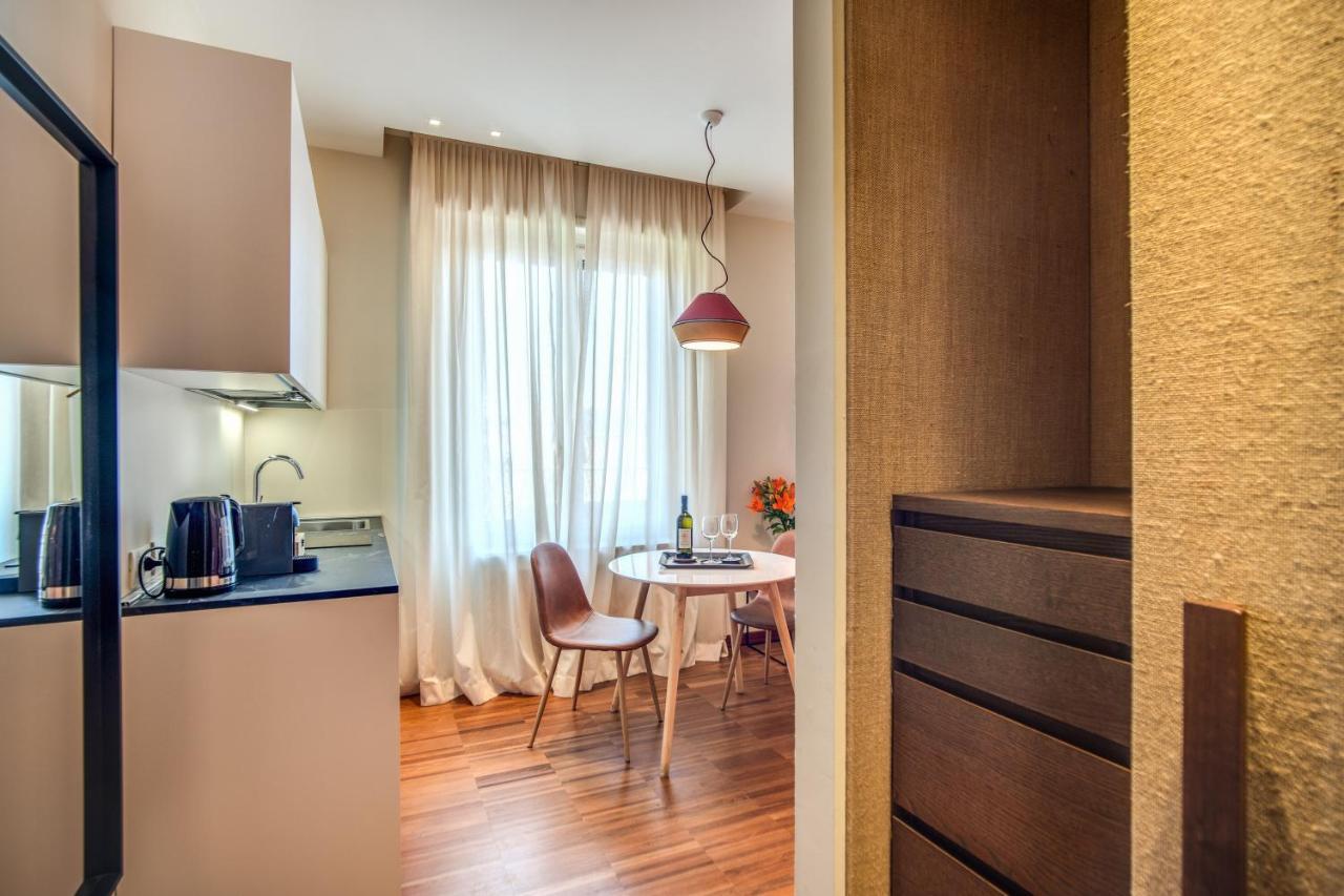 Milhouse Suites Duomo มิลาน ภายนอก รูปภาพ